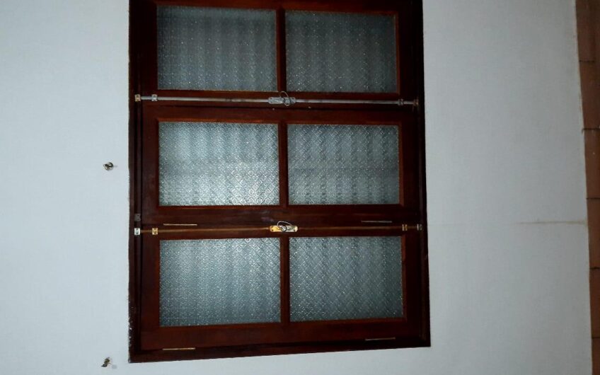 ABERTURAS  Y MUEBLES DE MADERA DE LAPACHO Y PALO SANTO