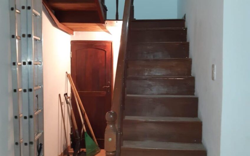 ABERTURAS  Y MUEBLES DE MADERA DE LAPACHO Y PALO SANTO