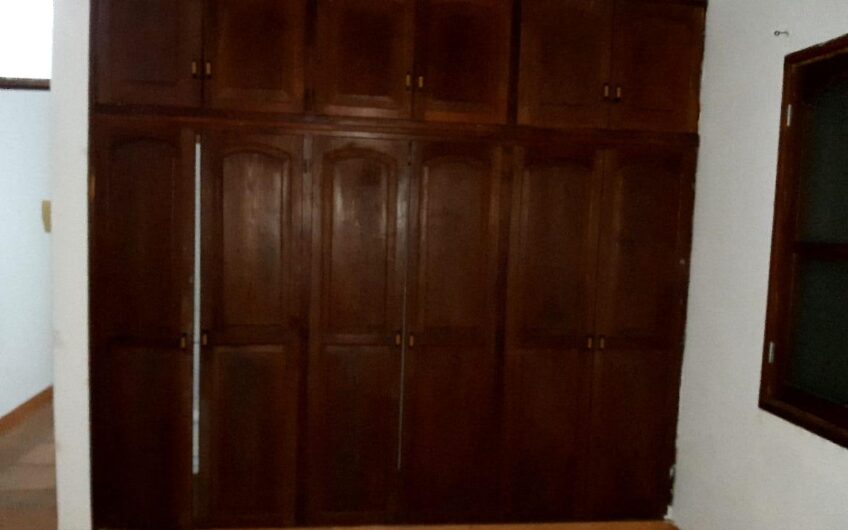 ABERTURAS  Y MUEBLES DE MADERA DE LAPACHO Y PALO SANTO