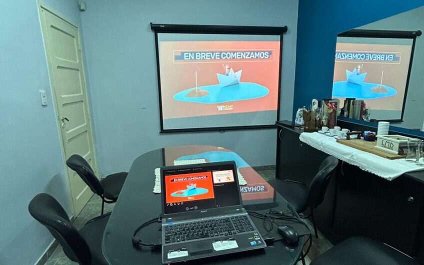 SALON DE PROYECCION PARA REUNIONES Y CAPACITACIONES