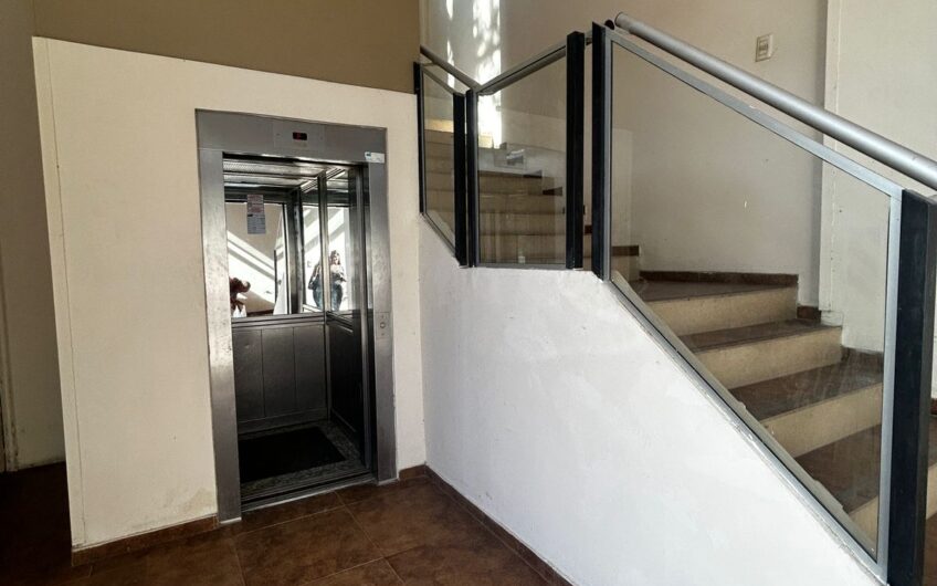 SALÓN PARA EVENTOS + OFICINAS    ||             Av. Dr. Luis Gutnisky y Territorio Nacional , Barrio La Pilar