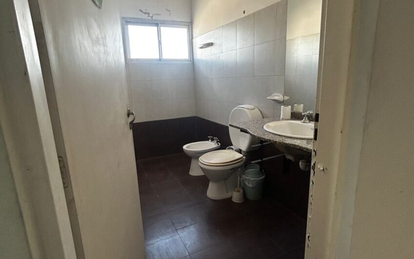 SALÓN PARA EVENTOS + OFICINAS    ||             Av. Dr. Luis Gutnisky y Territorio Nacional , Barrio La Pilar