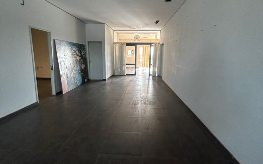 SALÓN PARA EVENTOS + OFICINAS    ||             Av. Dr. Luis Gutnisky y Territorio Nacional , Barrio La Pilar