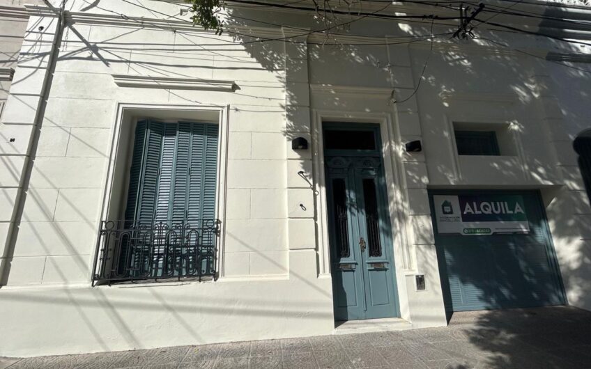 CASA CÉNTRICA EN ALQUILER | Apta para Academia, Oficina, Consultorio, Estudio Profesional y Más